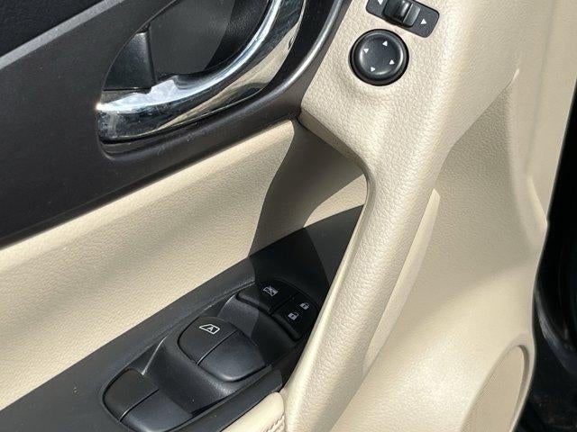2016 Nissan Rogue AWD 4dr SV