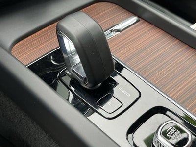 2023 Volvo XC60 Recharge Plug-In Hybrid T8 eAWD PHEV Plus Dark Theme