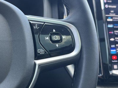 2025 Volvo XC60 B5 AWD Plus