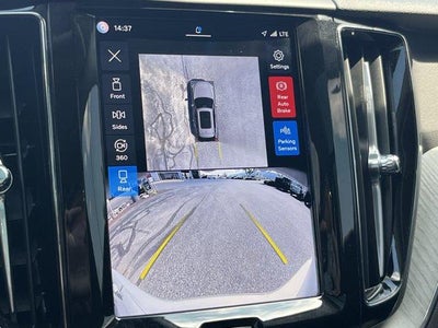 2025 Volvo XC60 B5 AWD Plus