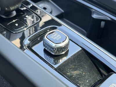2025 Volvo XC60 B5 AWD Plus
