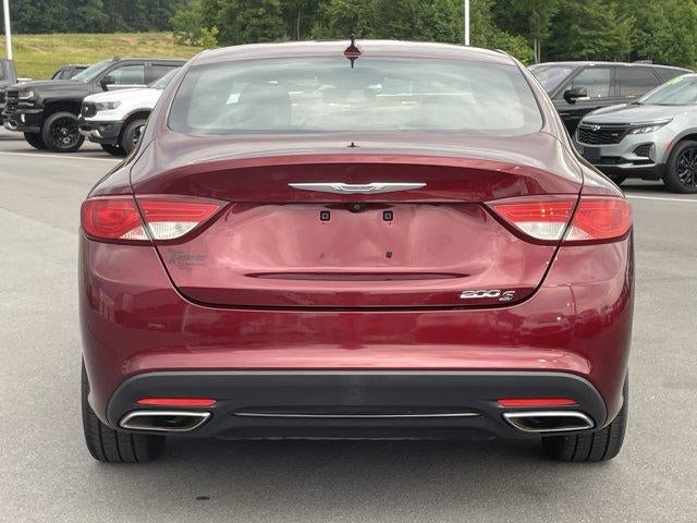 2015 Chrysler 200 4dr Sdn S FWD