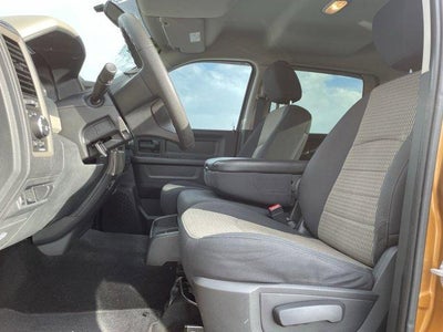2012 RAM 1500 4WD Crew Cab 5.7 Ft Box Express