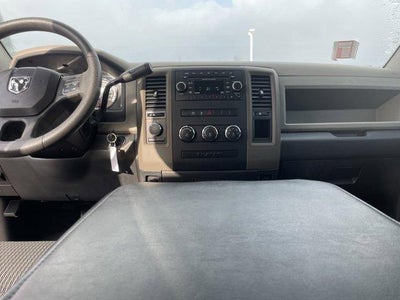 2012 RAM 1500 4WD Crew Cab 5.7 Ft Box Express