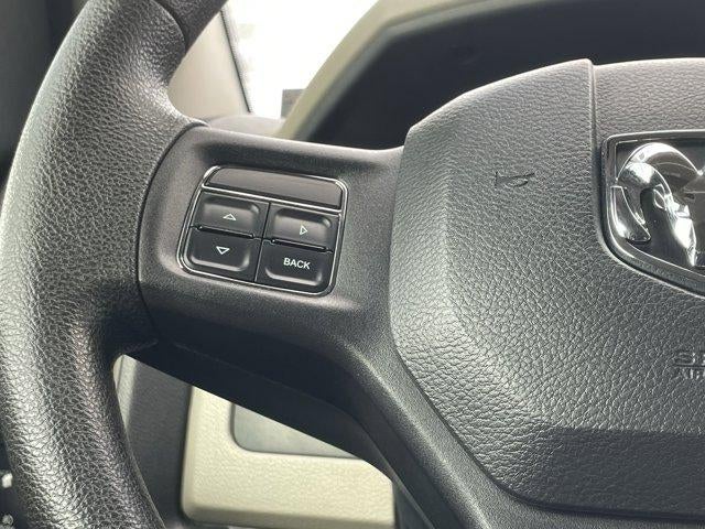 2012 RAM 1500 4WD Crew Cab 5.7 Ft Box Express