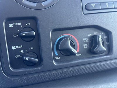 2011 Ford Econoline Wagon E-350 Super Duty XLT