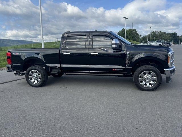 2023 Ford Super Duty F-250 SRW LARIAT 4WD Crew Cab 6.75' Box