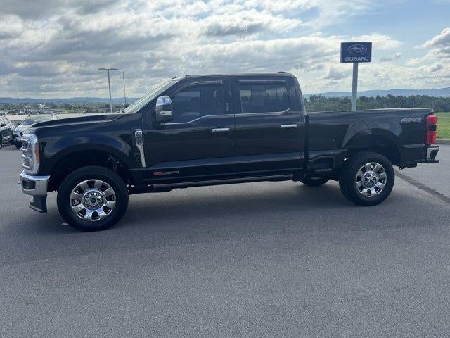2023 Ford Super Duty F-250 SRW LARIAT 4WD Crew Cab 6.75' Box