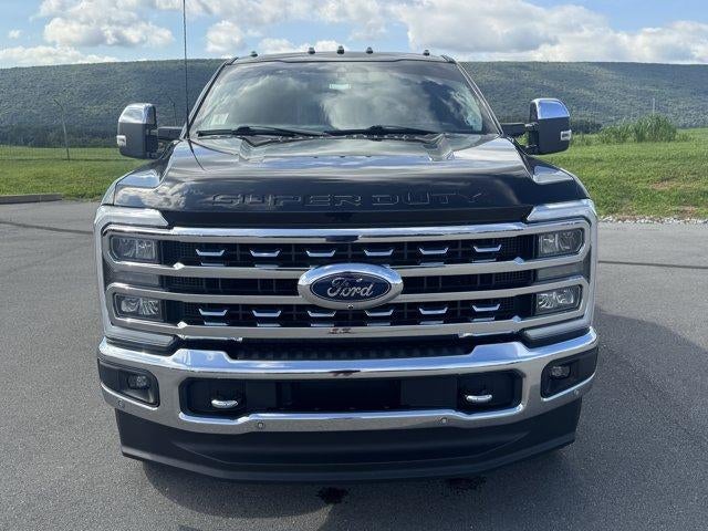2023 Ford Super Duty F-250 SRW LARIAT 4WD Crew Cab 6.75' Box