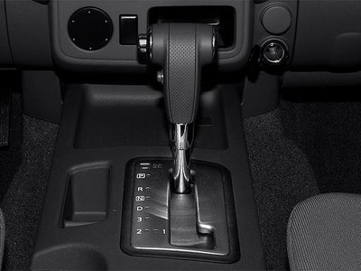 2013 Nissan Frontier 4WD Crew Cab SWB Auto SV