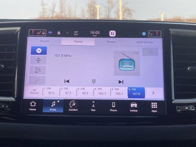 2022 Chrysler Voyager LX FWD