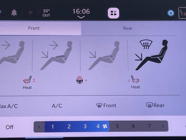 2022 Chrysler Voyager LX FWD