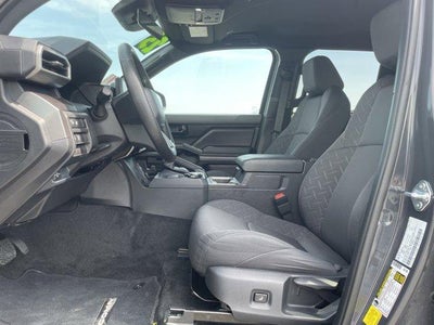 2025 Toyota Tacoma 4WD 4WD SR5 Double Cab 5' Bed AT (GS)