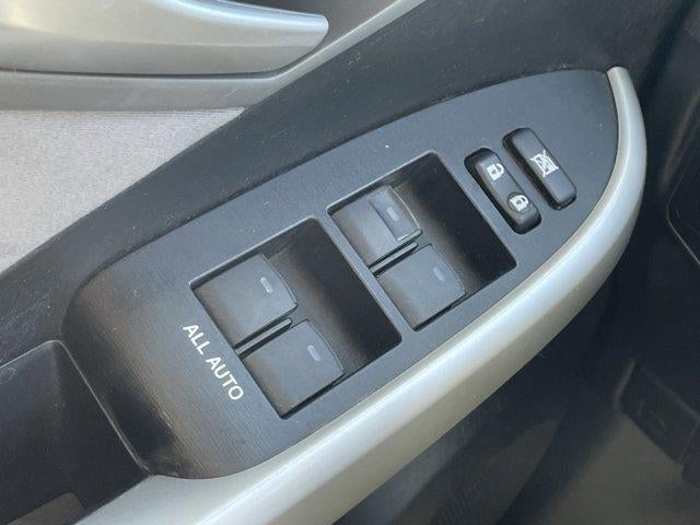 2014 Toyota Prius 5dr HB Two (SE)