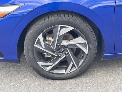 2024 Hyundai ELANTRA SEL IVT