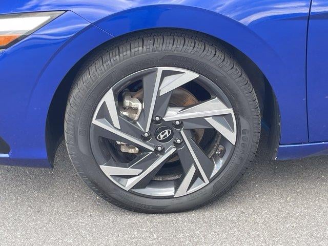 2024 Hyundai ELANTRA SEL IVT