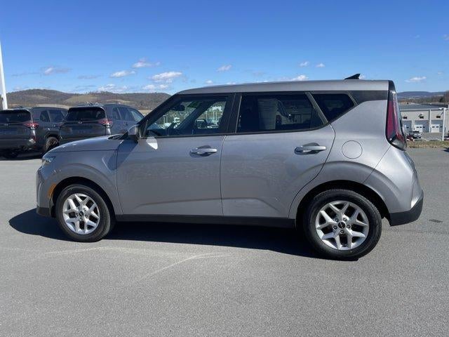 2023 Kia Soul LX IVT