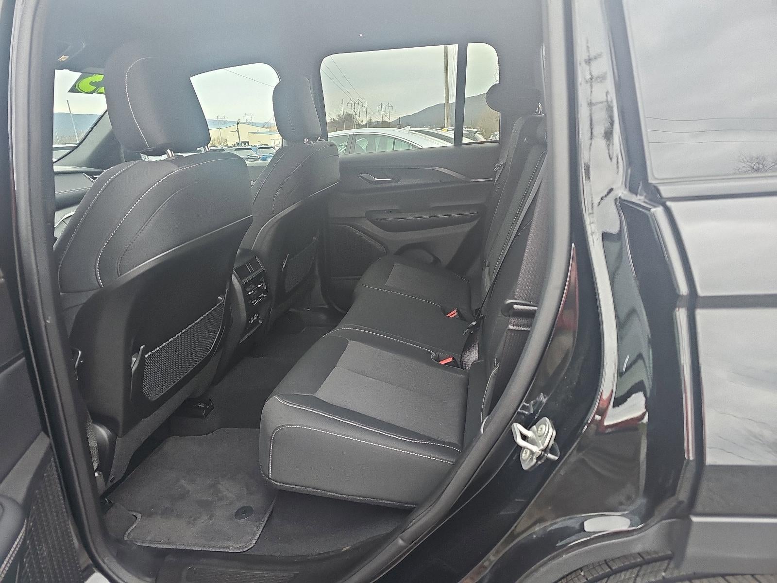 2025 Jeep Grand Cherokee Laredo X 4x4