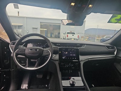 2025 Jeep Grand Cherokee Laredo X 4x4