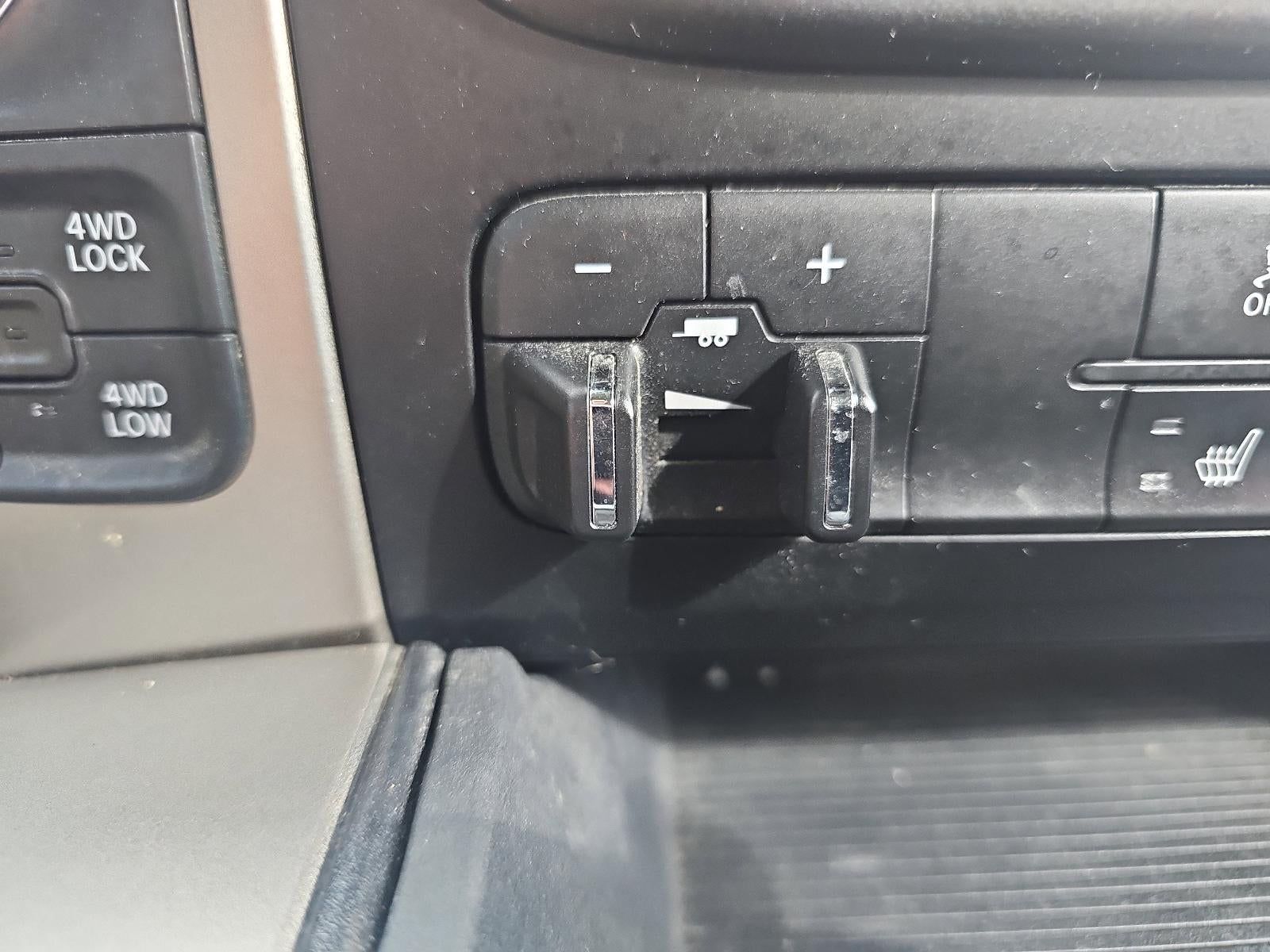 2017 RAM 1500 Big Horn 4x4 Crew Cab 5'7" Box