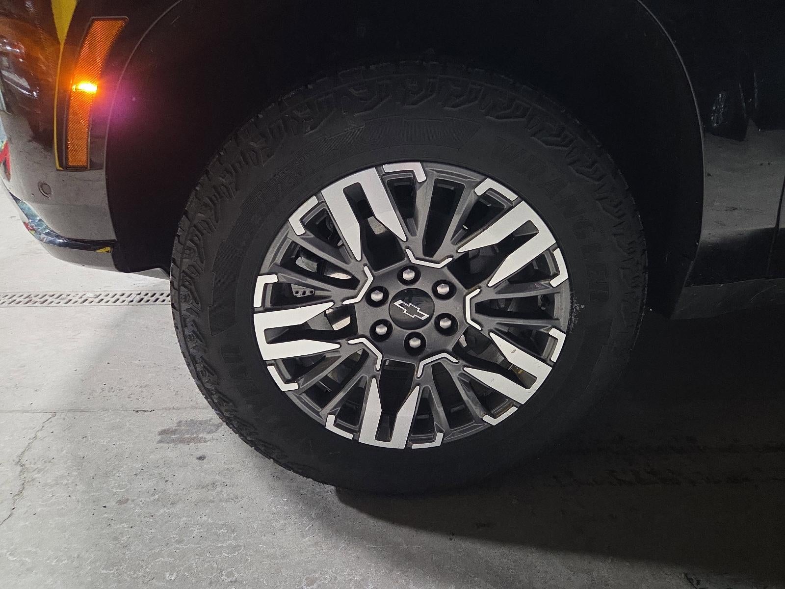 2025 Chevrolet Suburban 4WD Z71