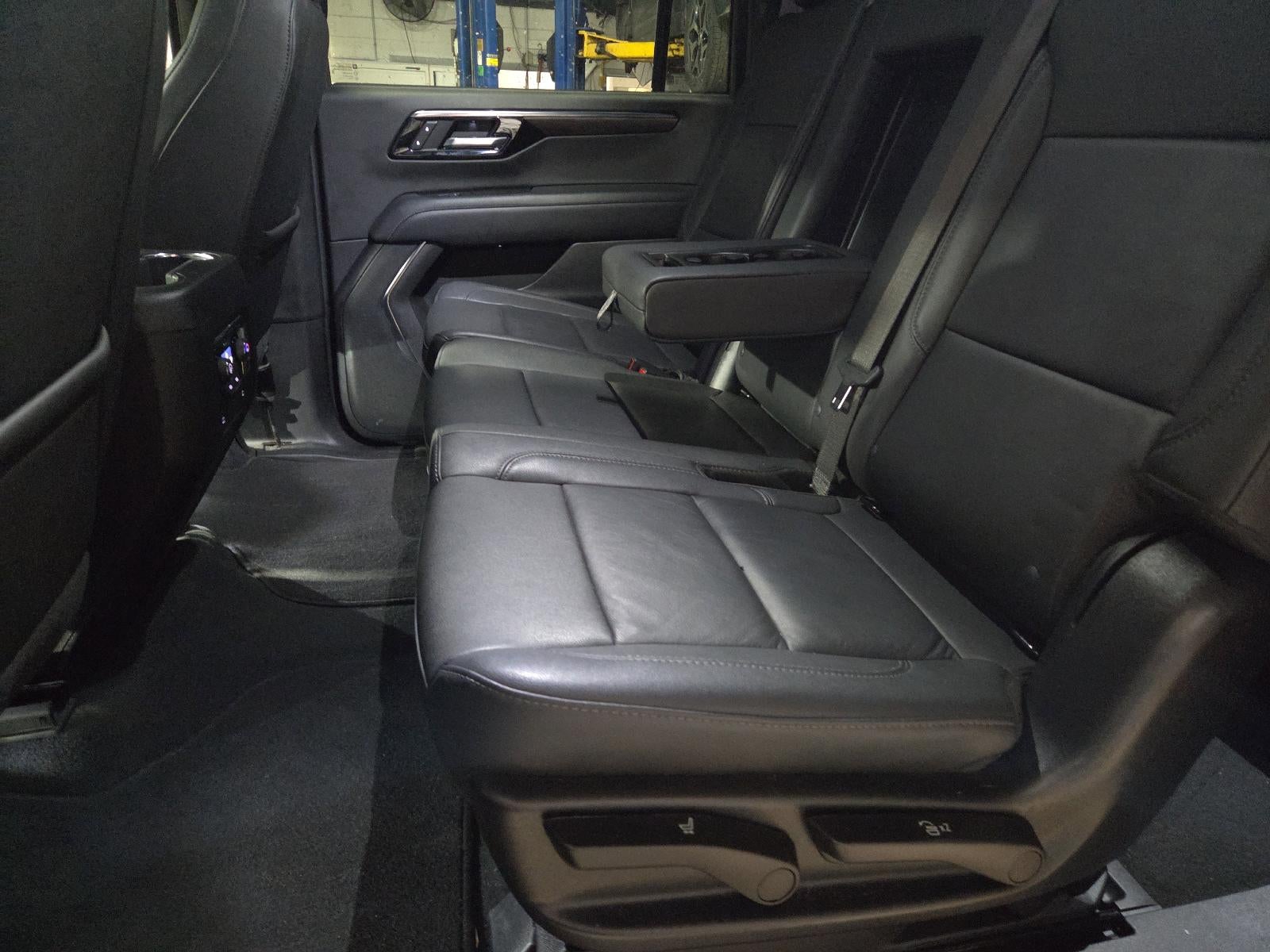 2025 Chevrolet Suburban 4WD Z71