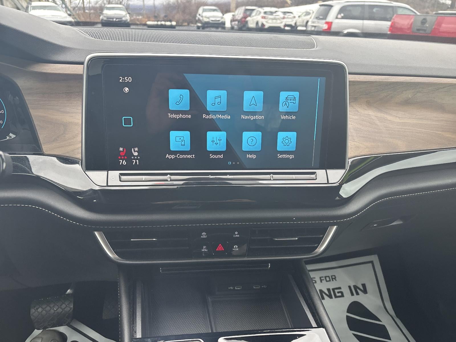 2024 Volkswagen Atlas 2.0T SE w/Technology 4MOTION