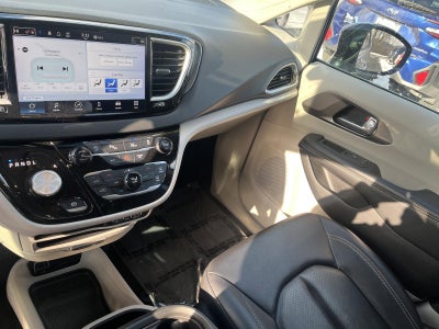 2024 Chrysler Pacifica Touring L FWD