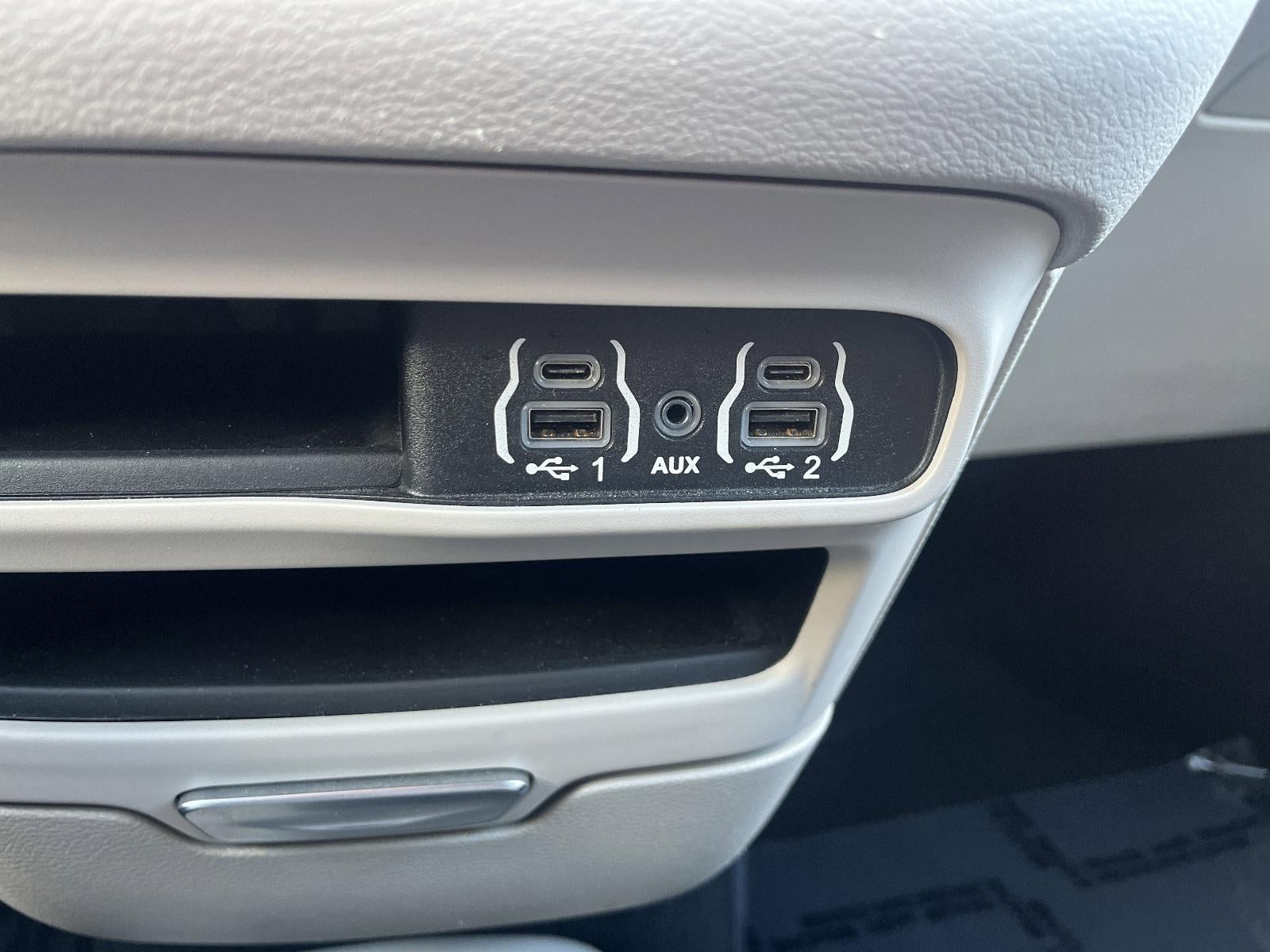 2024 Chrysler Pacifica Touring L FWD