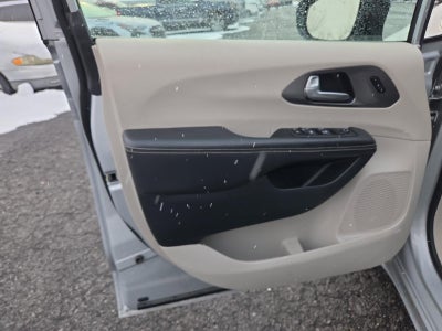 2024 Chrysler Pacifica Touring L FWD