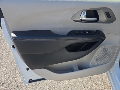 2024 Chrysler Pacifica Touring L FWD