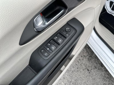2024 Chrysler Pacifica Touring L FWD