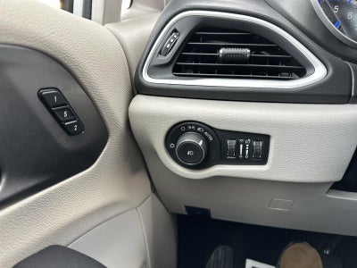 2024 Chrysler Pacifica Touring L FWD