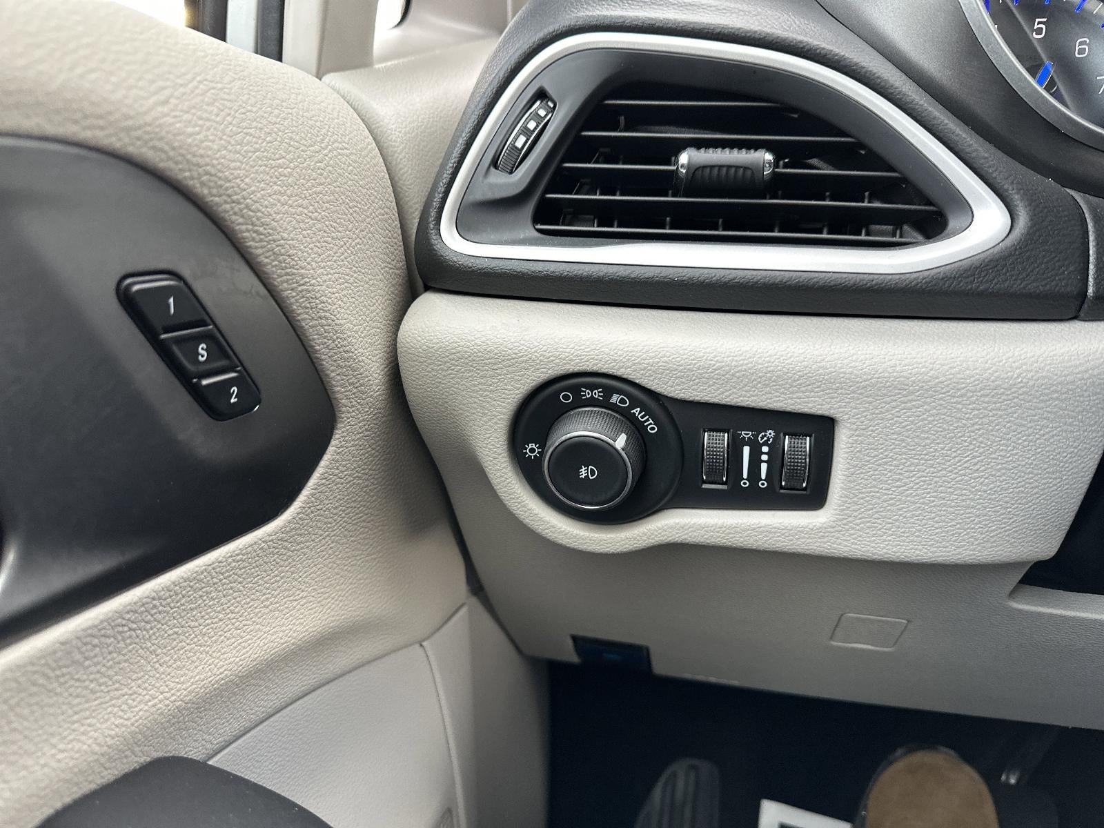 2024 Chrysler Pacifica Touring L FWD