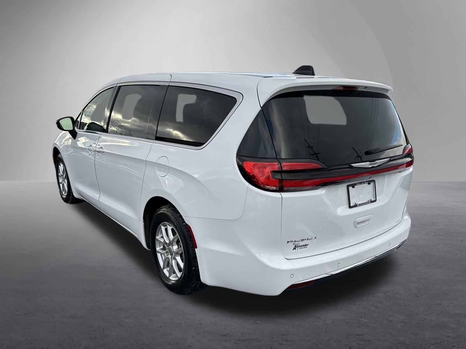2024 Chrysler Pacifica Touring L FWD