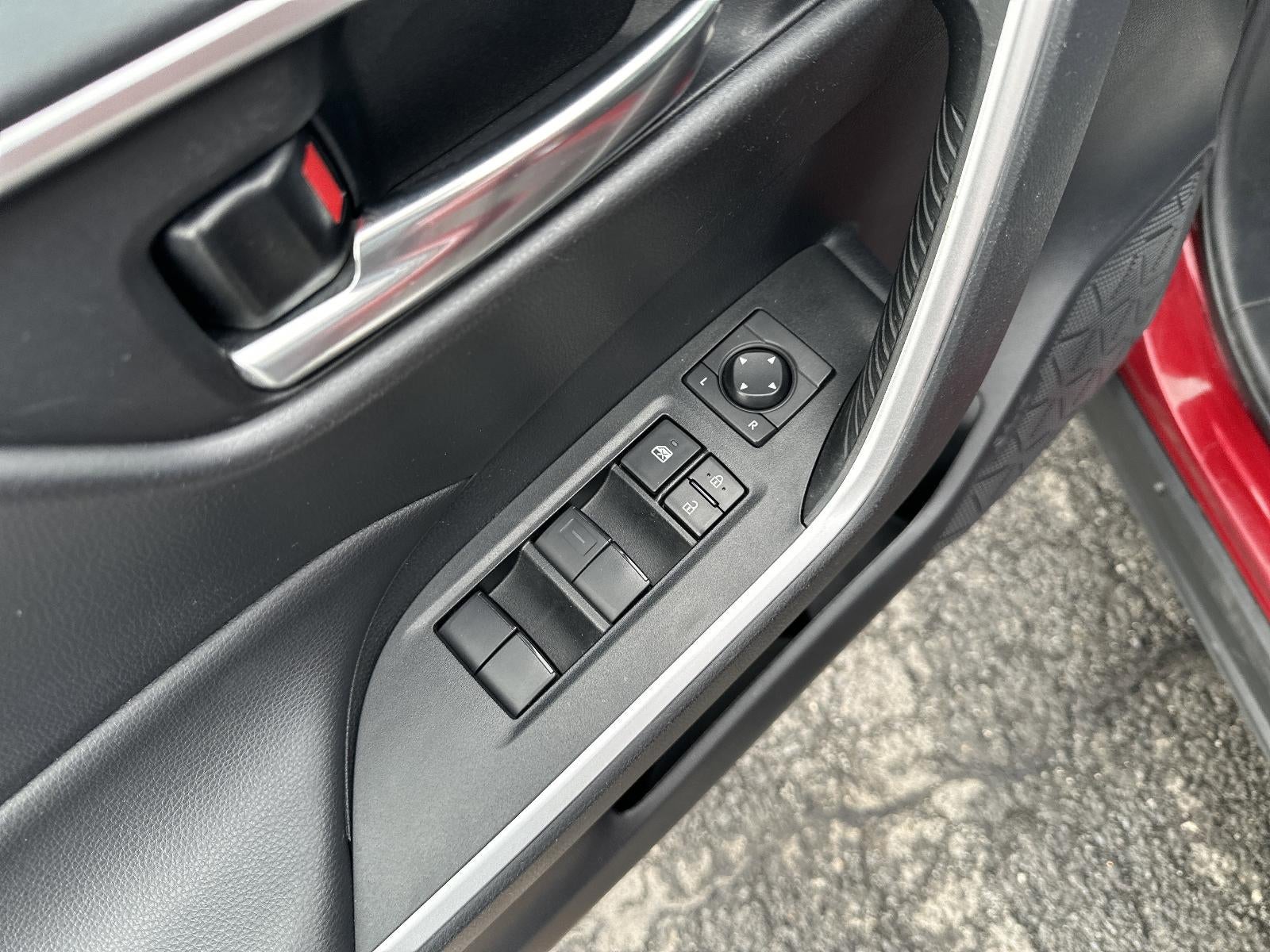 2021 Toyota RAV4 XLE AWD (Natl)