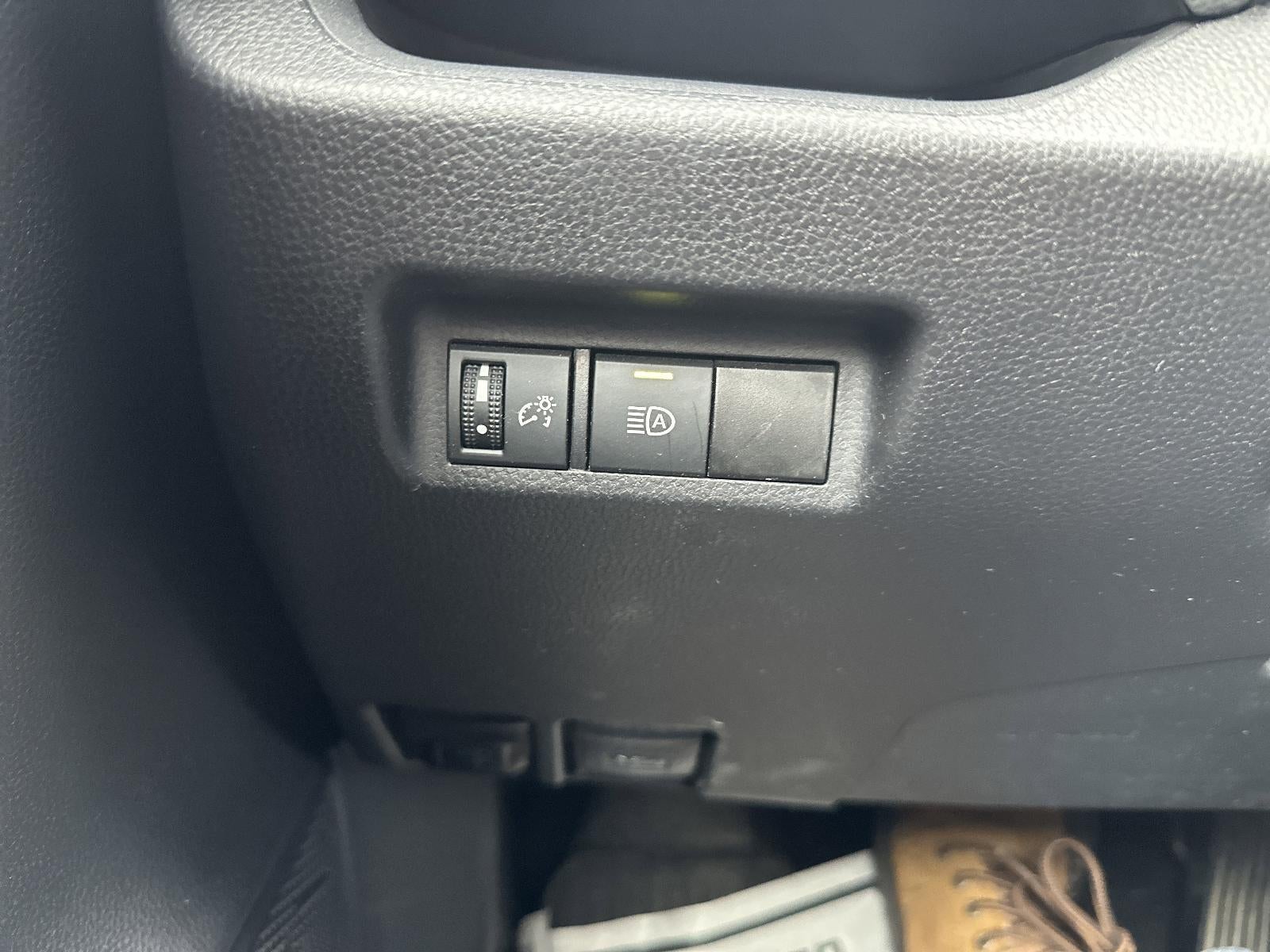 2021 Toyota RAV4 XLE AWD (Natl)