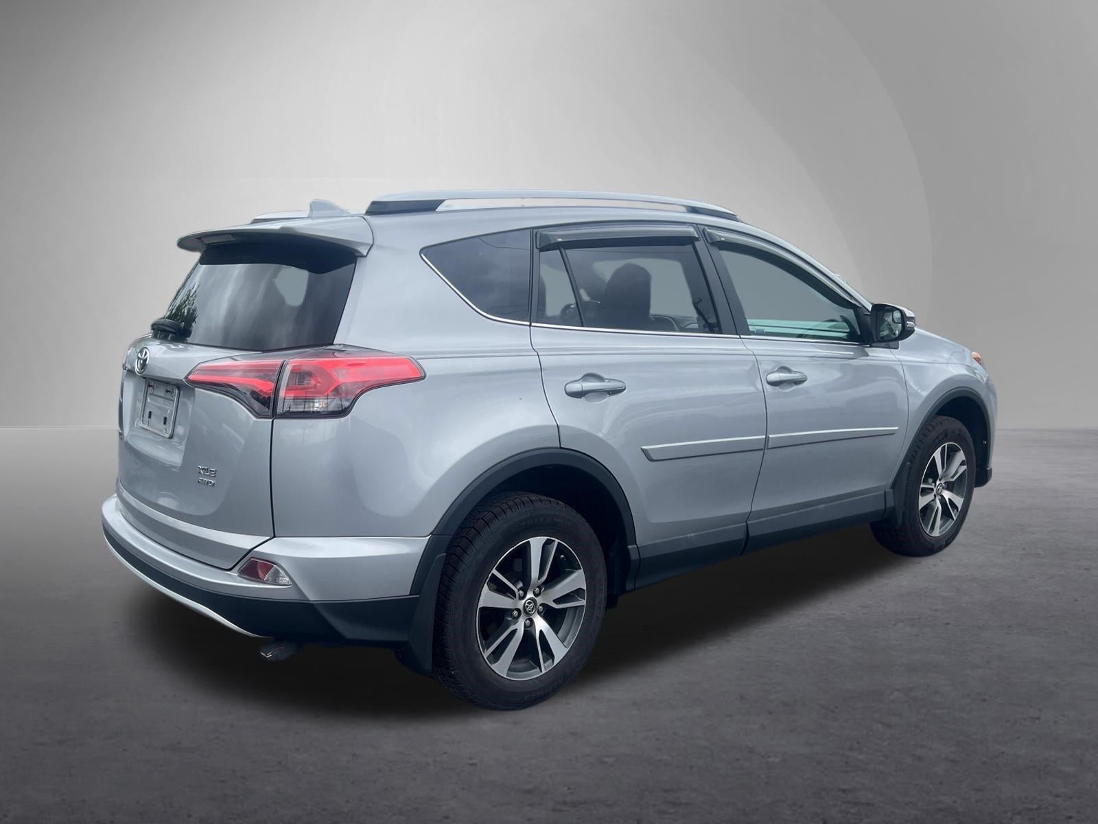 2016 Toyota RAV4 AWD 4dr XLE (Natl)