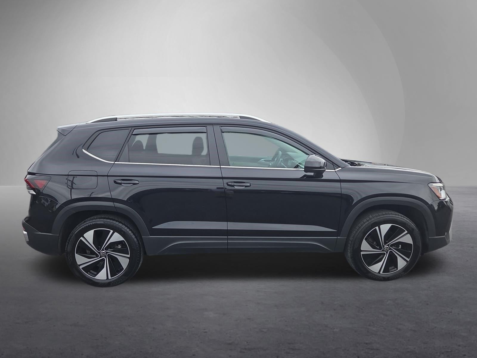 2025 Volkswagen Taos SE 4MOTION