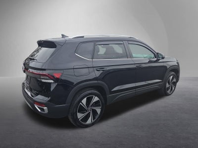 2025 Volkswagen Taos SE 4MOTION