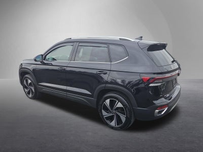 2025 Volkswagen Taos SE 4MOTION