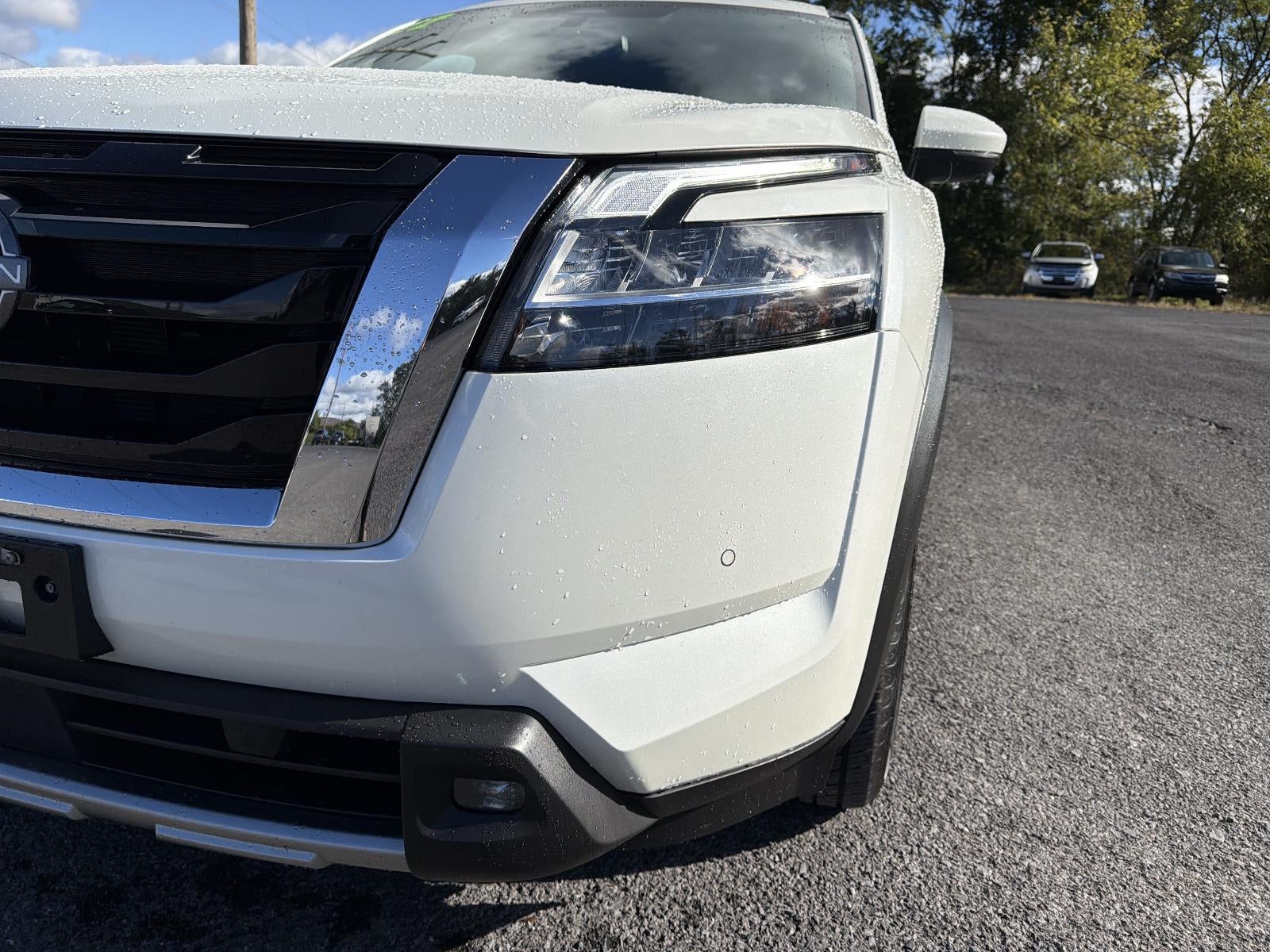 2022 Nissan Pathfinder SL 4WD
