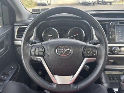 2016 Toyota Highlander AWD 4dr V6 XLE (Natl)