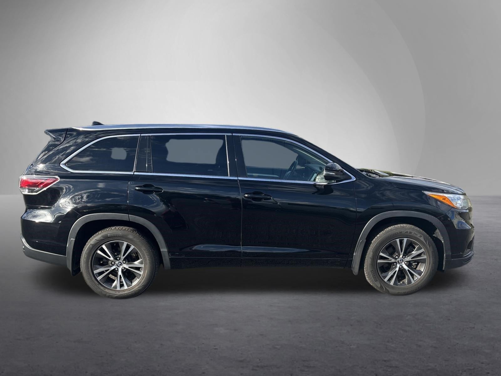 2016 Toyota Highlander AWD 4dr V6 XLE (Natl)