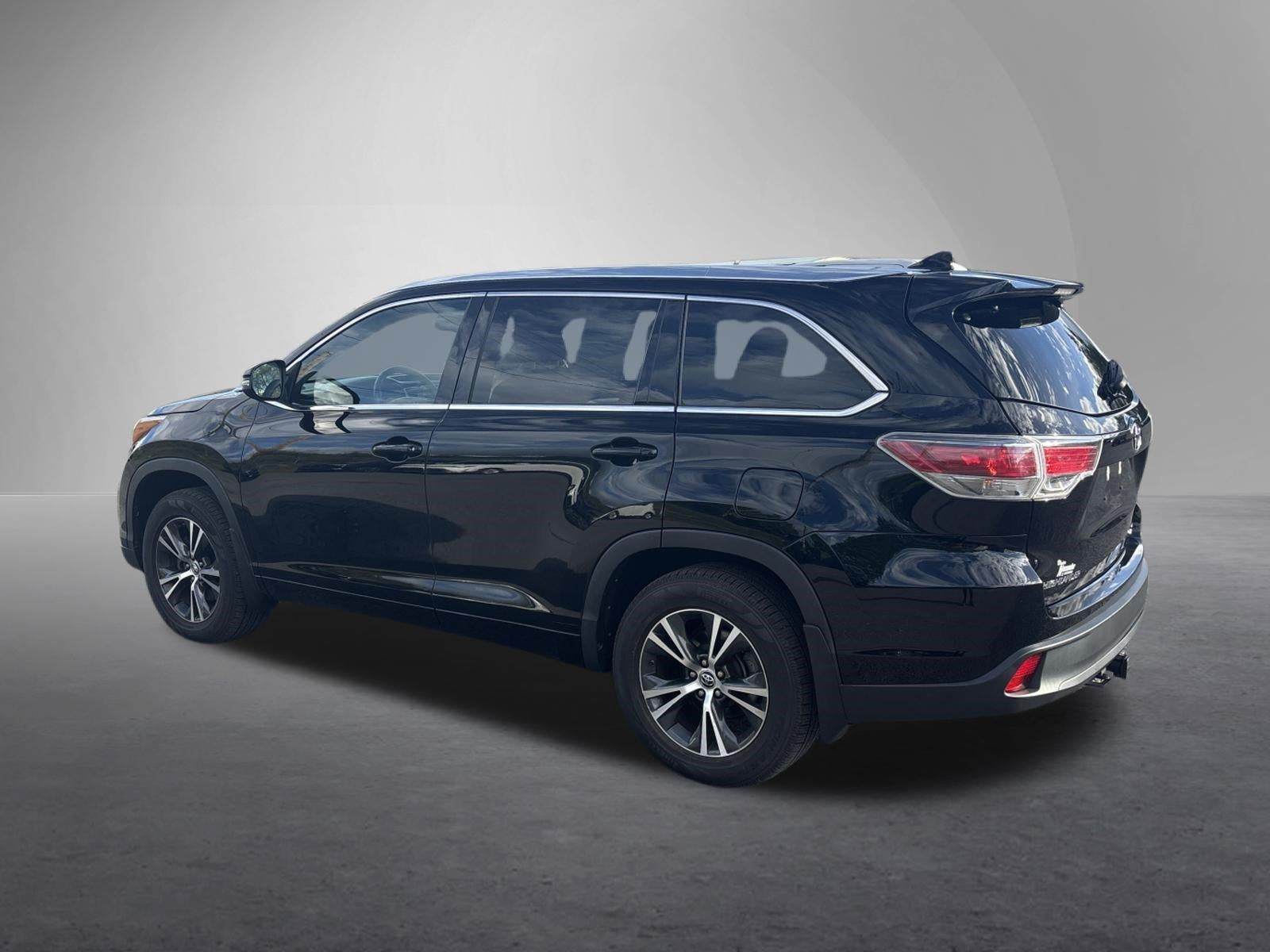 2016 Toyota Highlander AWD 4dr V6 XLE (Natl)