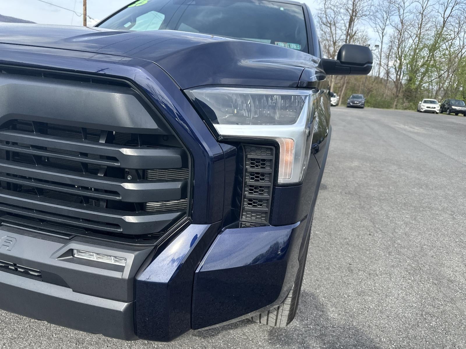 2025 Toyota Tundra 4WD 4WD SR5 CrewMax 5.5' Bed (SE)