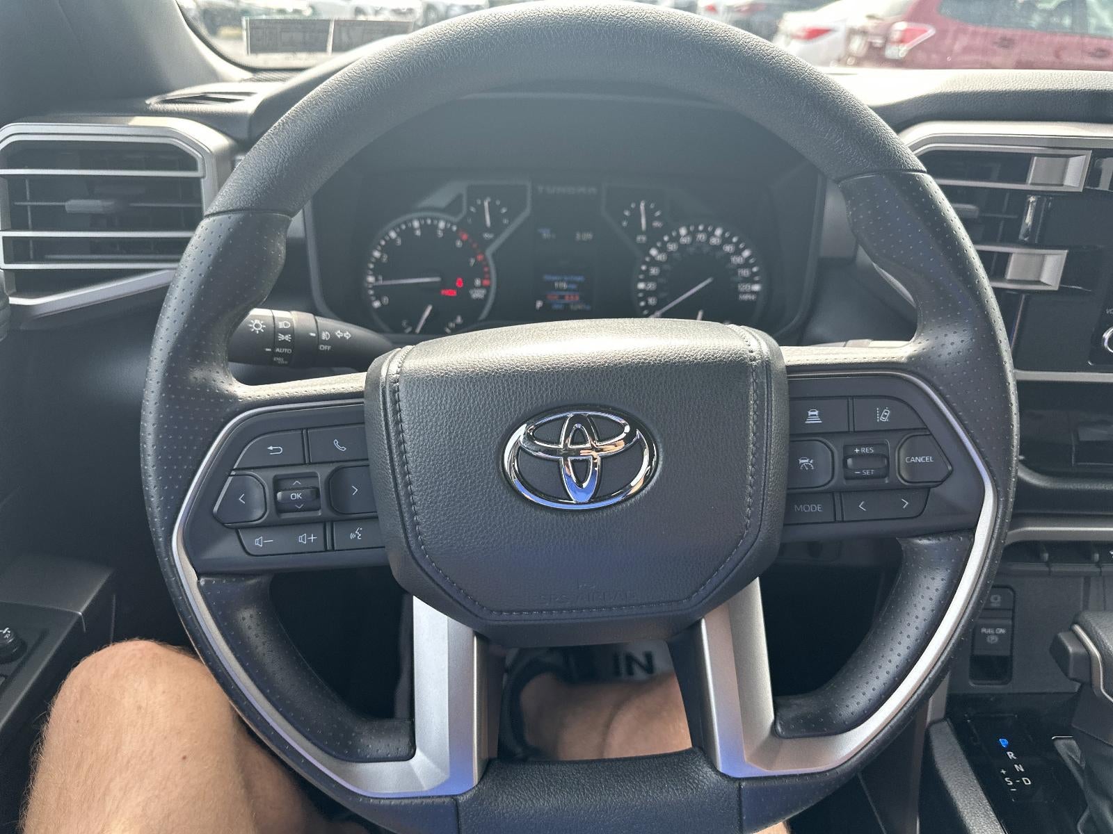 2025 Toyota Tundra 4WD 4WD SR5 CrewMax 5.5' Bed (SE)