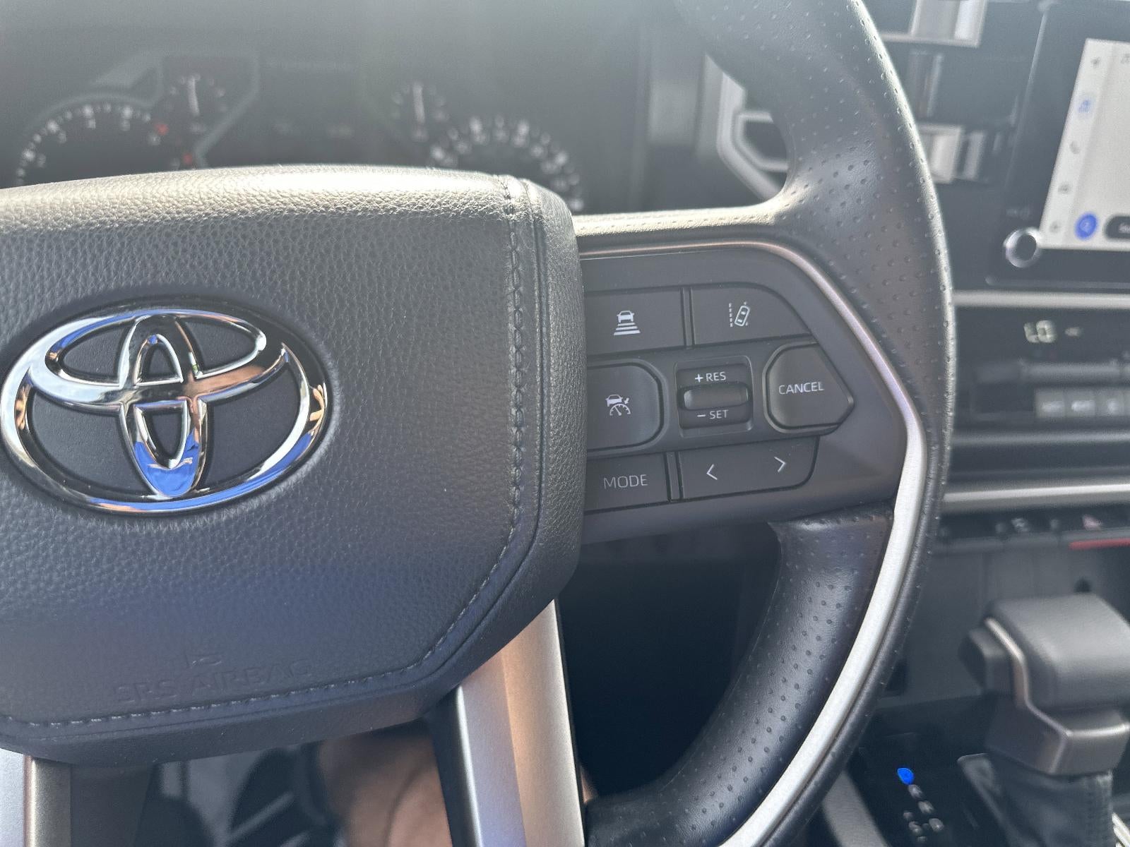 2025 Toyota Tundra 4WD 4WD SR5 CrewMax 5.5' Bed (SE)