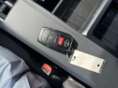 2025 Toyota Tundra 4WD 4WD SR5 CrewMax 5.5' Bed (SE)