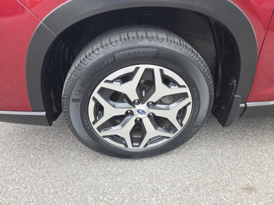 2023 Subaru Forester Premium CVT